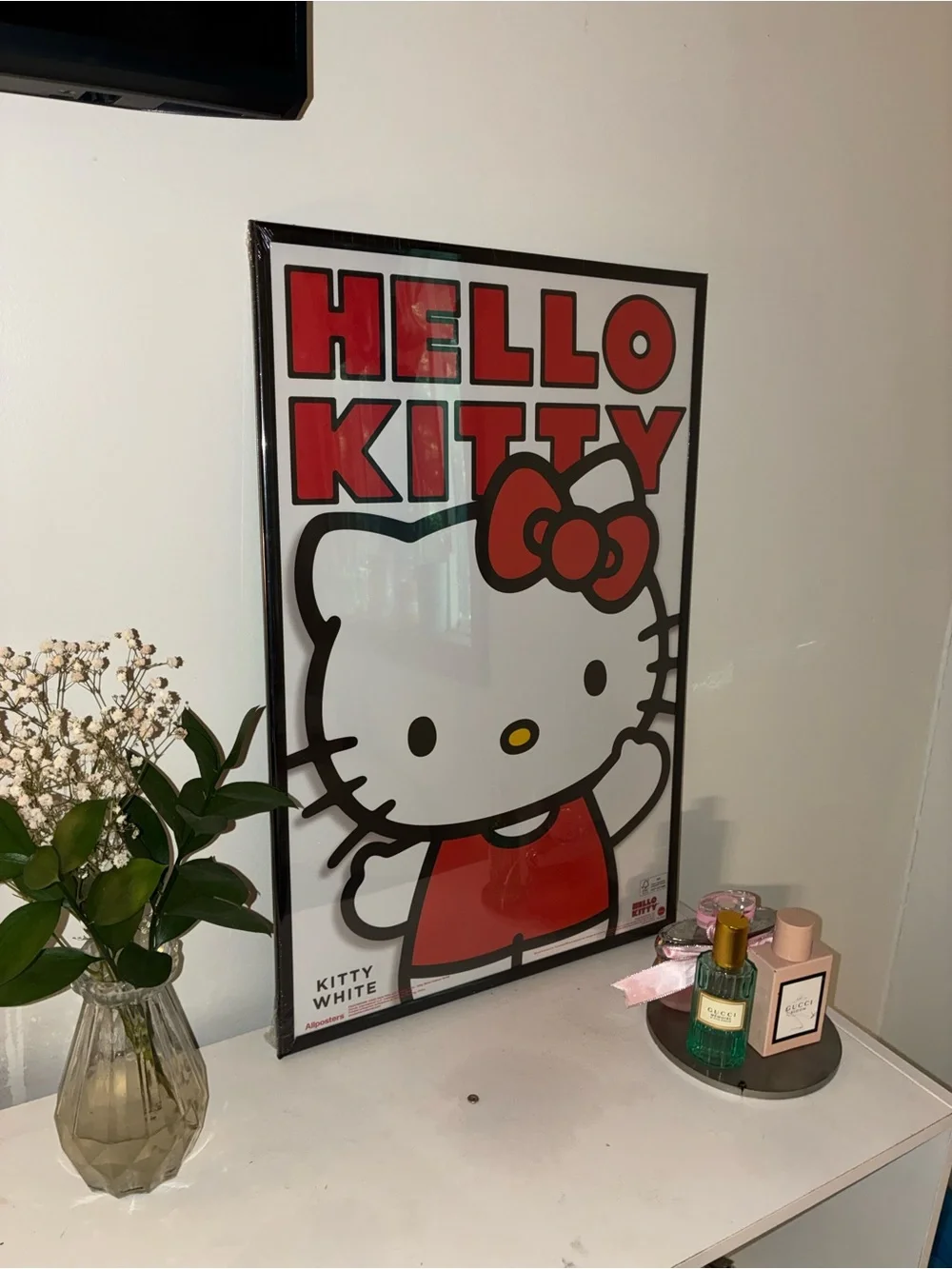 Sanrio bold hello